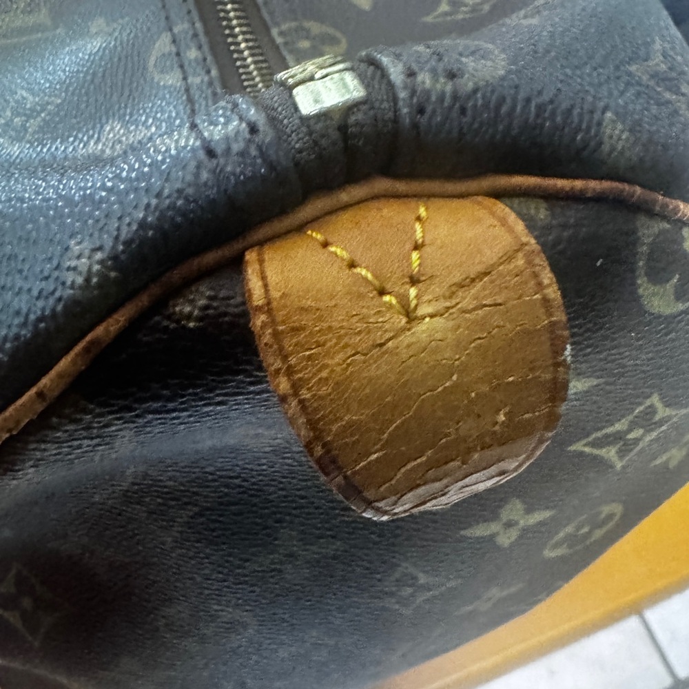 Louis Vuitton Keepall Duffle Bag 50 Monogram - Picture 8 of 14